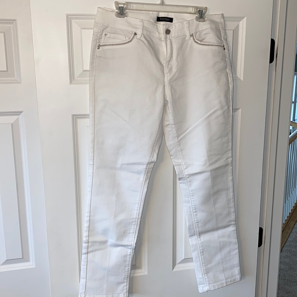 WHBM White Jeans Size 10R. Like New! Blanc Slim Ankle.